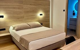 Miramar Suites